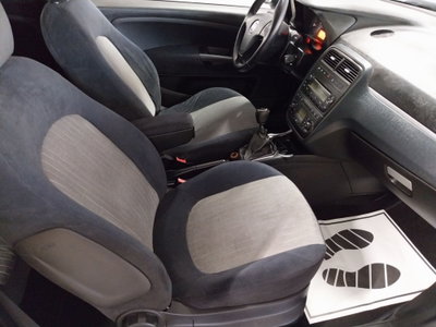 Fiat Grande Punto 1.3 MJT 90 CV 3 porte Emotion (20)