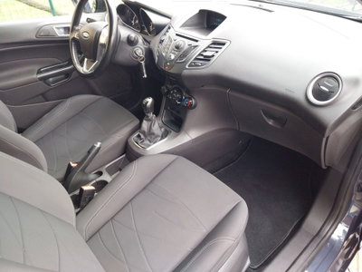 Ford Fiesta 1.5 TDCi 75CV 5 porte (20)