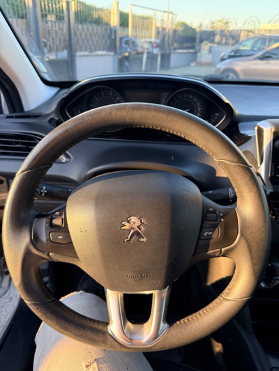 Peugeot 208 82 5 porte Allure (15)