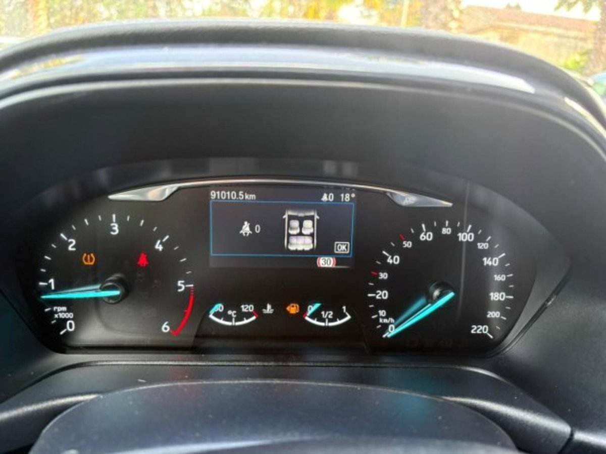 Ford Puma 1.5 EcoBlue 120 CV S&S Titanium (10)