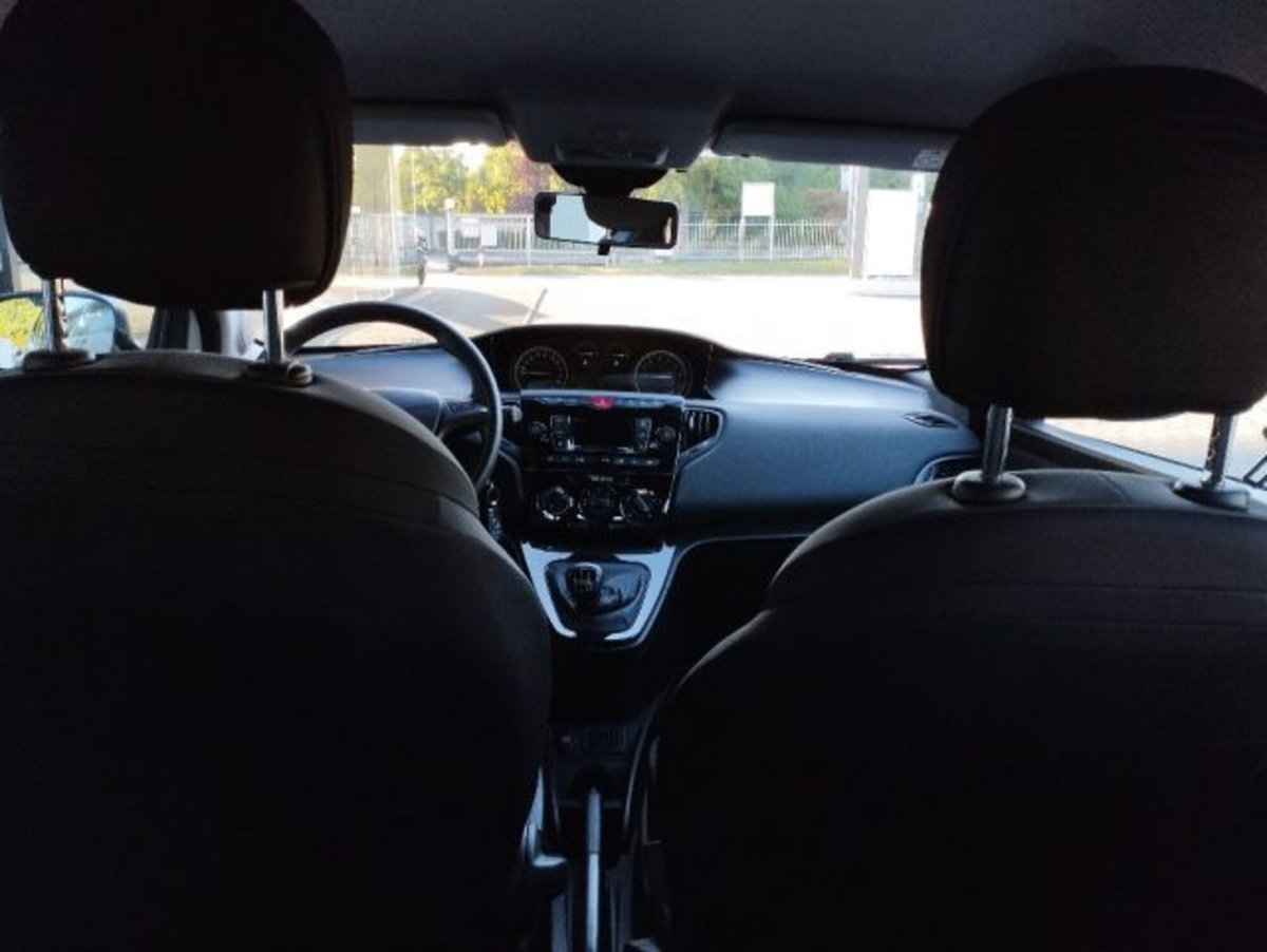 Lancia Ypsilon 1.0 FireFly 5 porte S&S Hybrid Ecochic UnYca (11)