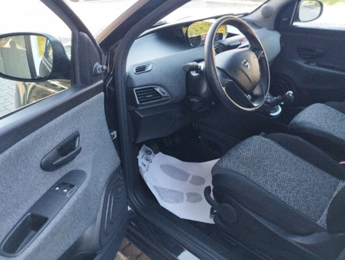 Lancia Ypsilon 1.0 FireFly 5 porte S&S Hybrid Ecochic UnYca (13)