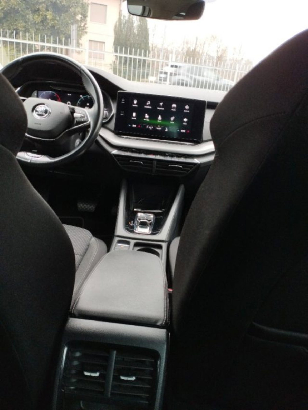 Skoda Octavia Station Wagon 2.0 TDI EVO SCR 150 CV DSG 4x4 Wagon Executive (16)