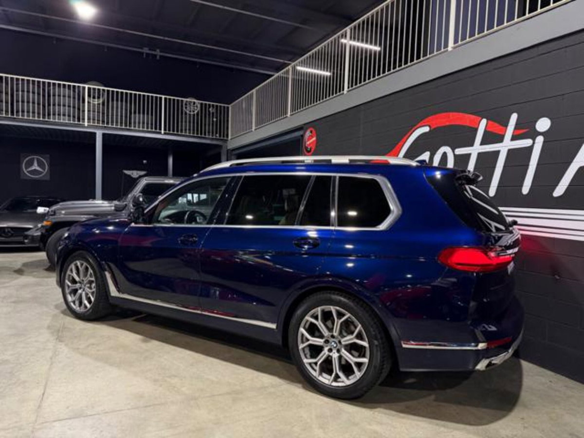 BMW X7 xDrive40i 48V (2)