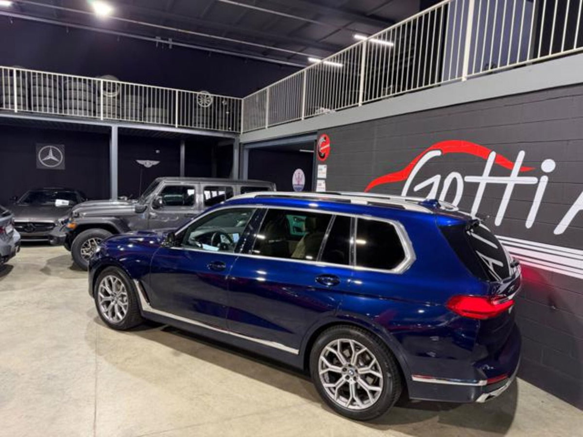 BMW X7 xDrive40i 48V (3)