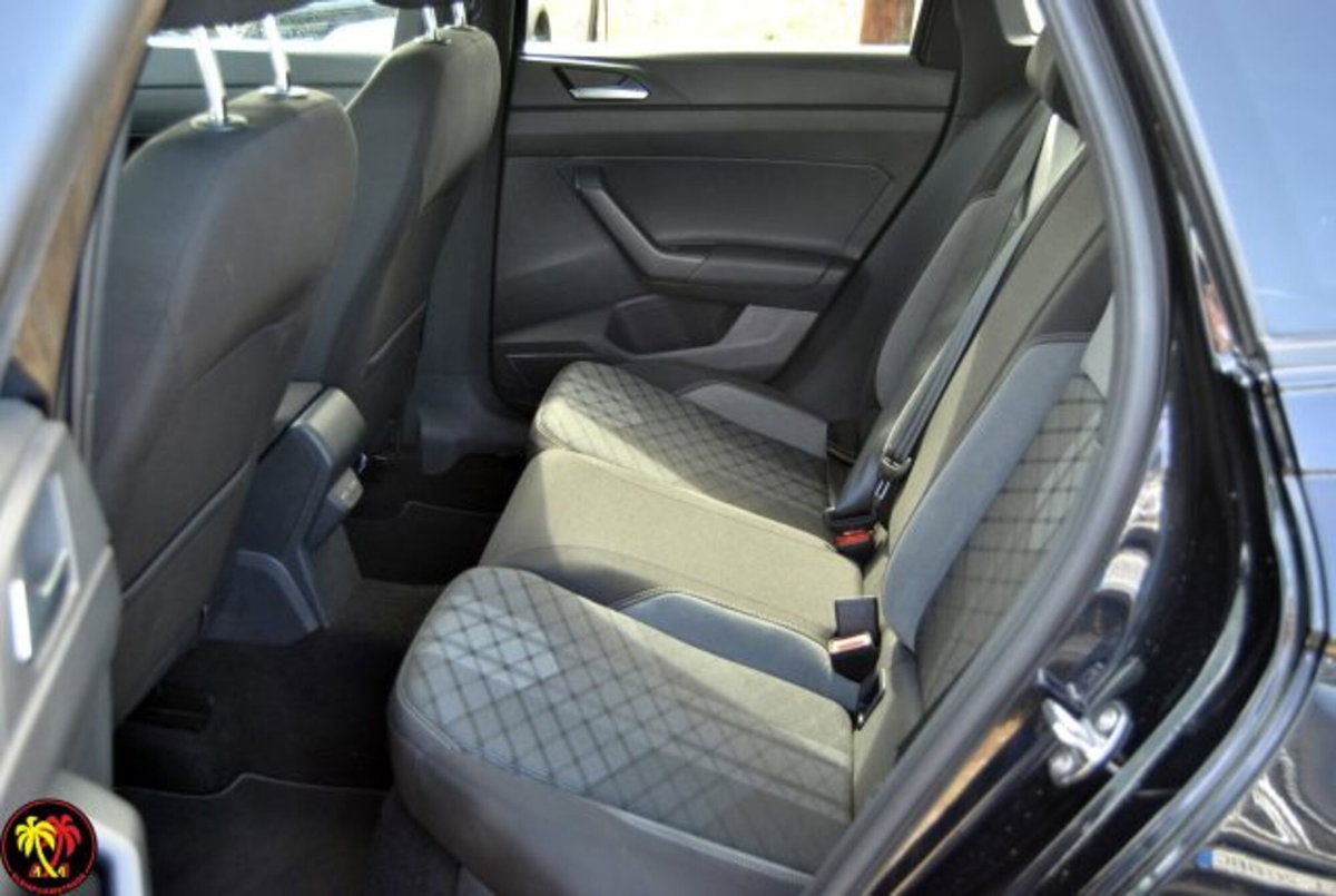 Volkswagen Taigo 1.0 tsi R-Line 115cv (16)