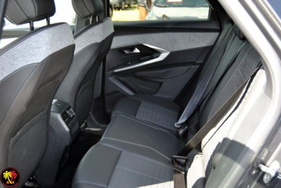 Peugeot 3008 1.2 hybrid Allure Business 145cv e-dcs6 (13)