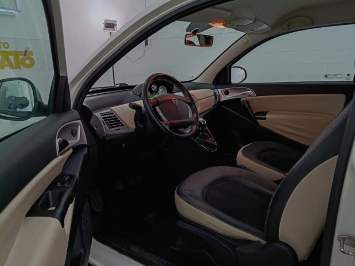 Lancia Ypsilon 1.4 Platinum Ecochic GPL (6)