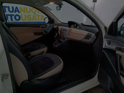 Lancia Ypsilon 1.4 Platinum Ecochic GPL (8)