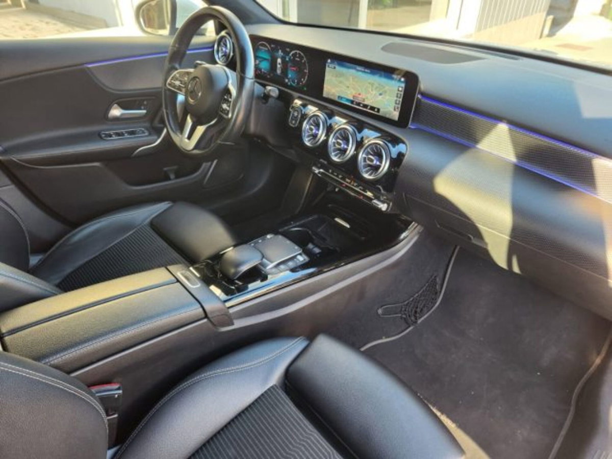 Mercedes-Benz Classe A Sedan 180 d Automatic 4p. Sport (13)