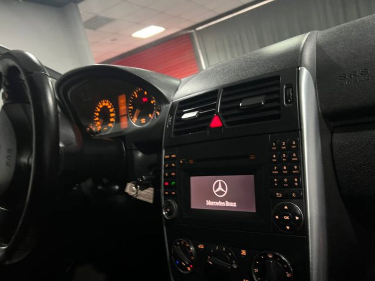 Mercedes-Benz Classe A 180 CDI Avantgarde (9)