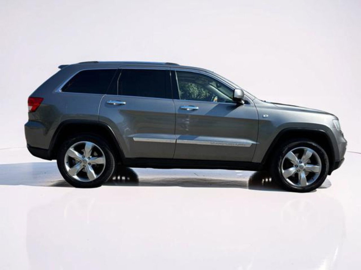 Jeep Grand Cherokee 3.0 CRD 241 CV Overland (3)