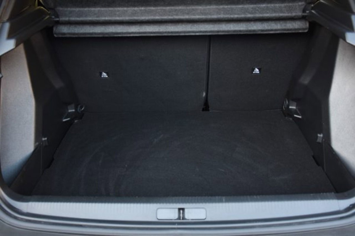 Peugeot 2008 BlueHDi 130 S&S EAT8 Allure Pack (15)