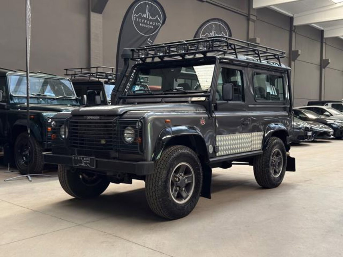 Land Rover Defender 90 2.5 Td5 Station Wagon Tomb Raider