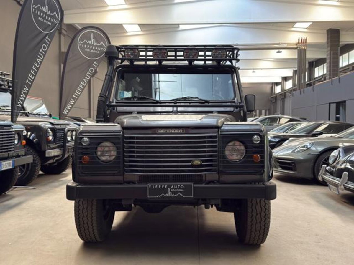 Land Rover Defender 90 2.5 Td5 Station Wagon Tomb Raider (2)