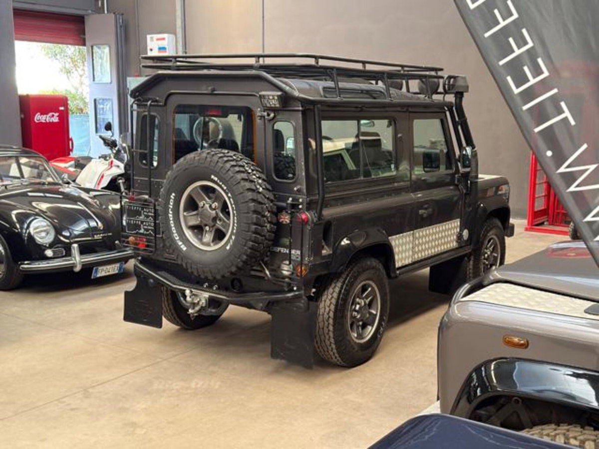Land Rover Defender 90 2.5 Td5 Station Wagon Tomb Raider (4)