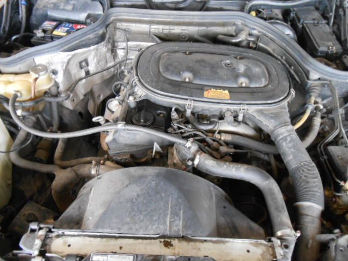 Mercedes-Benz 200 200 E cat (10)