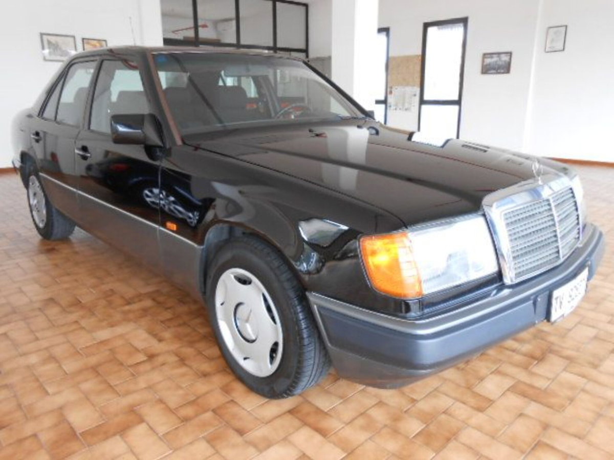 Mercedes-Benz 200 200 E cat (2)