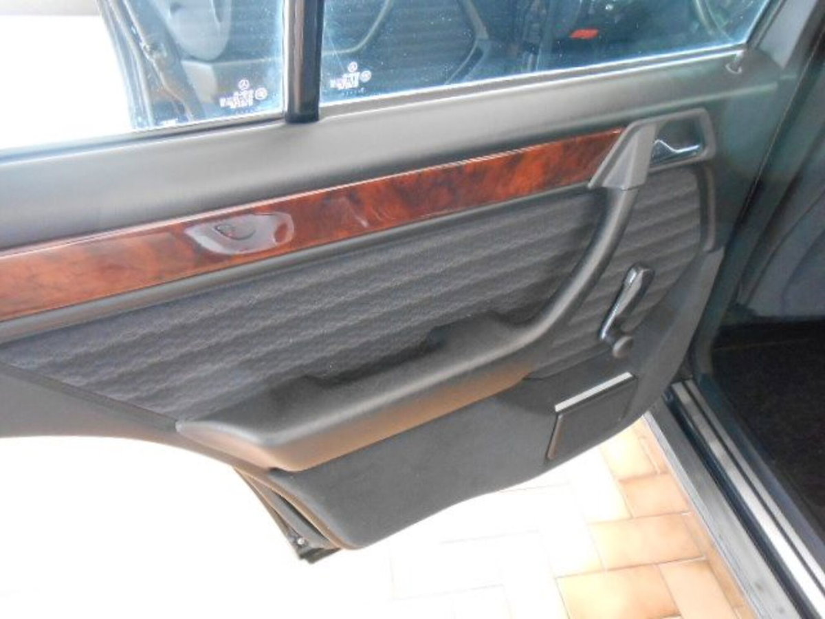 Mercedes-Benz 200 200 E cat (7)
