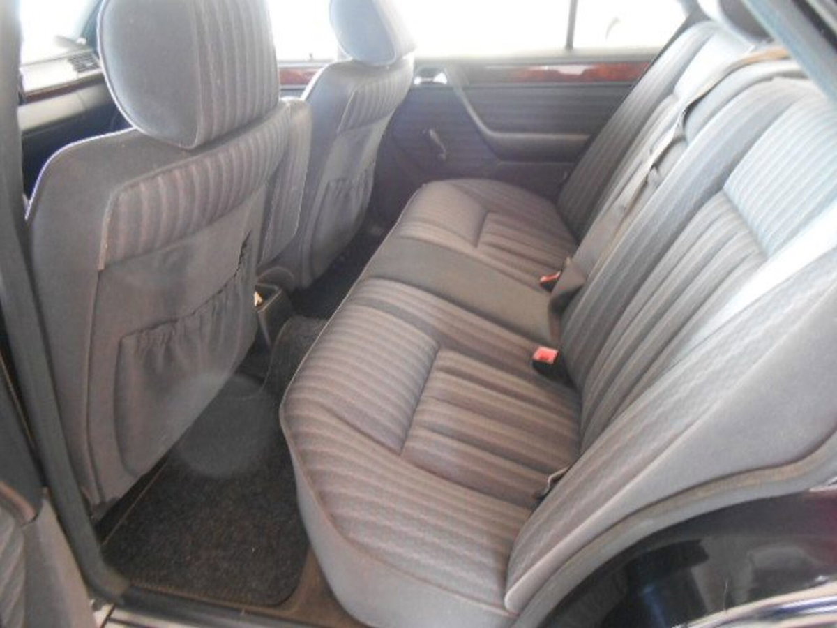 Mercedes-Benz 200 200 E cat (8)