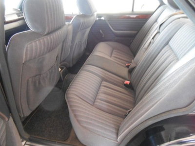 Mercedes-Benz 200 200 E cat (8)