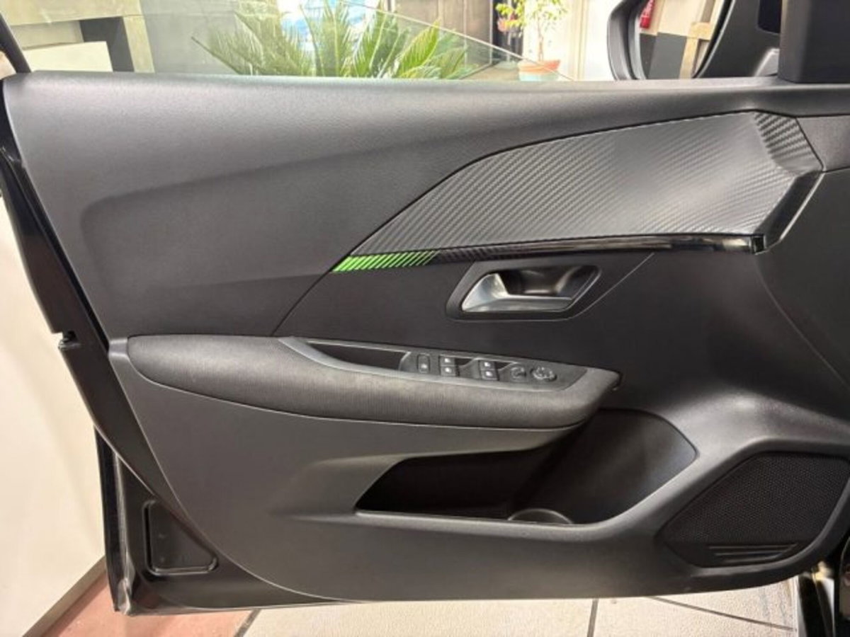 Peugeot 208 1.2 puretech Active s&s 100cv (8)