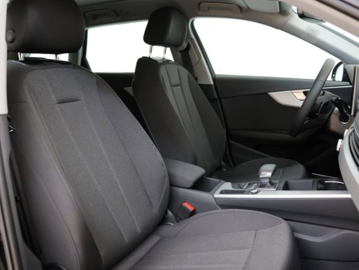 Audi A4 Avant 35 TFSI S tronic S line edition (11)