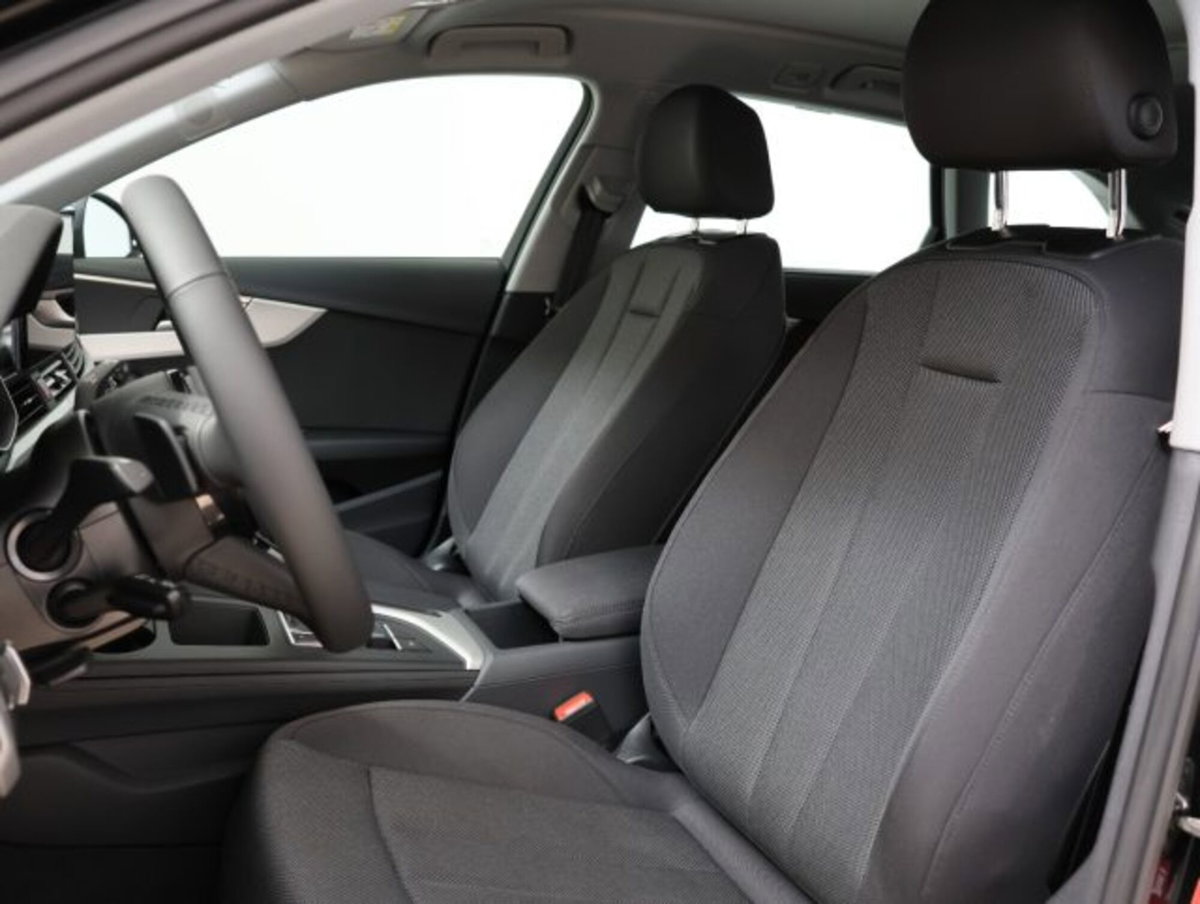 Audi A4 Avant 35 TFSI S tronic S line edition (8)