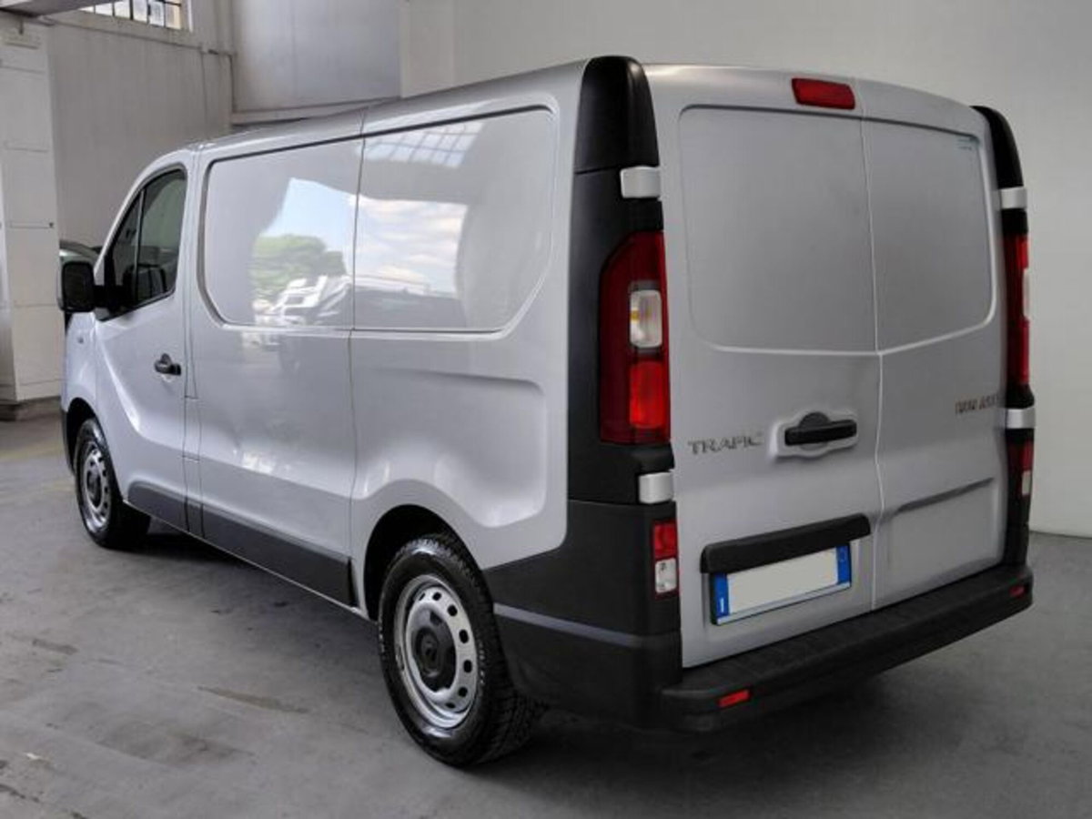 Renault Trafic Furgone T27 2.0 dCi 120CV PC-TN Furgone Ice Plus (9)