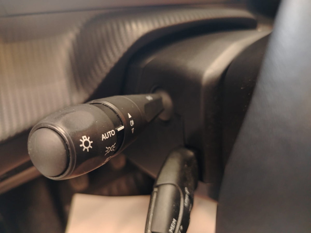 Peugeot 208 PureTech 100 Stop&Start 5 porte Allure (10)