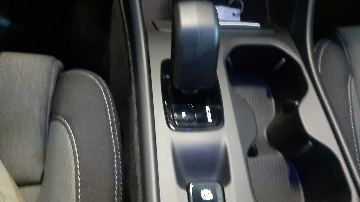 Volvo XC40 T5 Recharge Plug-in Hybrid automatico Core (11)
