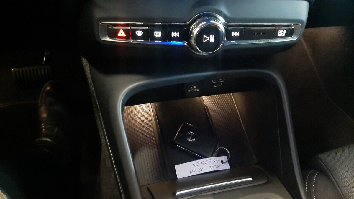 Volvo XC40 T5 Recharge Plug-in Hybrid automatico Core (12)