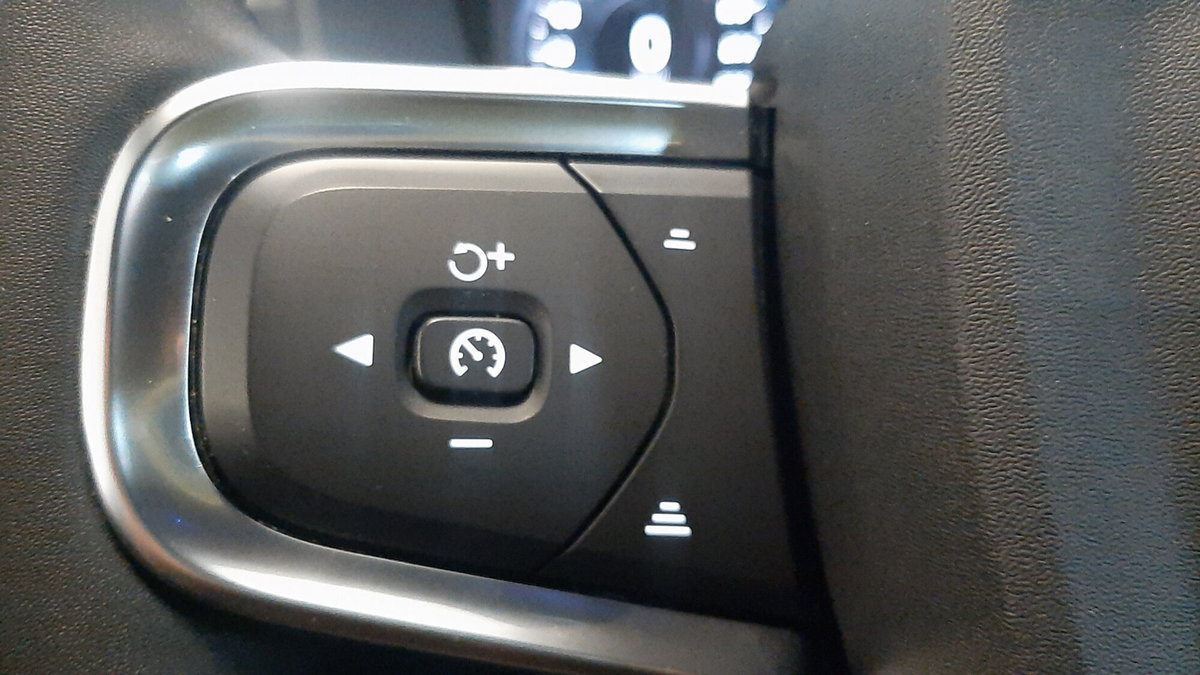 Volvo XC40 T5 Recharge Plug-in Hybrid automatico Core (17)