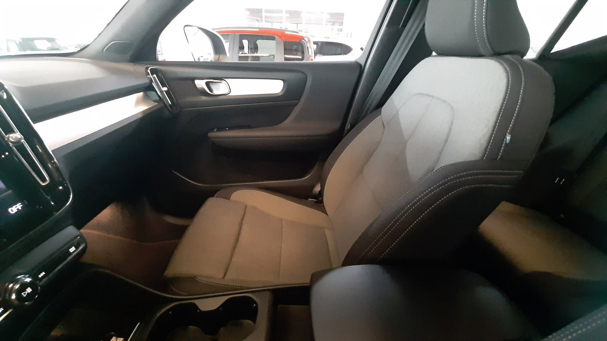 Volvo XC40 T5 Recharge Plug-in Hybrid automatico Core (9)