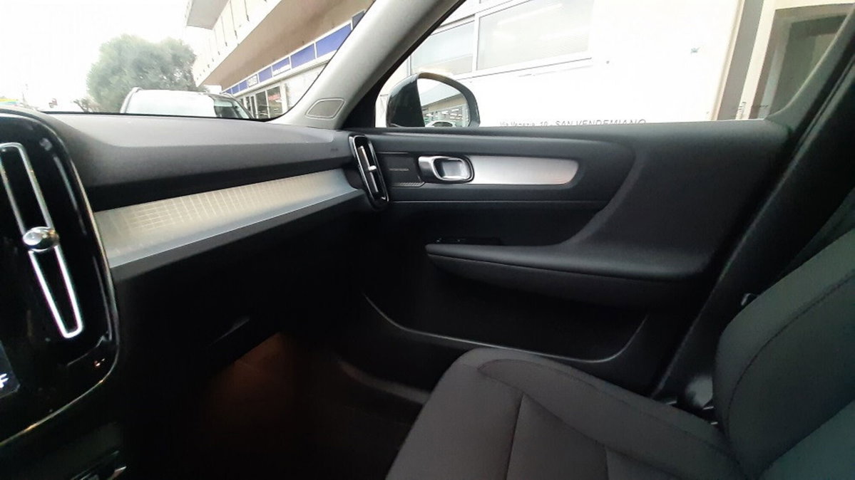 Volvo XC40 T5 Recharge Plug-in Hybrid Inscription Expression (14)