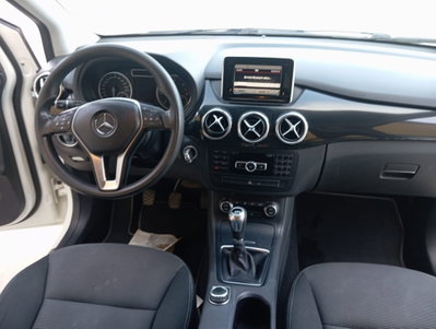 Mercedes-Benz Classe B 200 CDI BlueEFFICIENCY Executive (9)