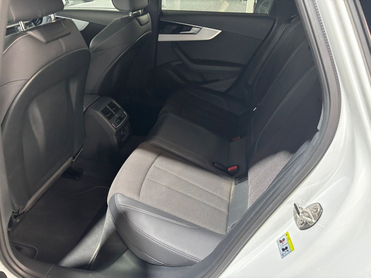 Audi A4 Avant 40 TDI quattro S tronic S line edition (18)