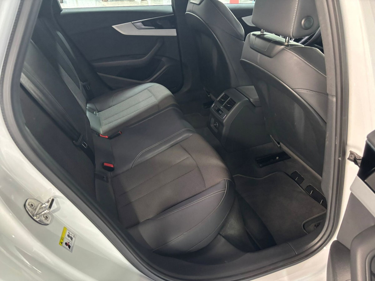 Audi A4 Avant 40 TDI quattro S tronic S line edition (19)