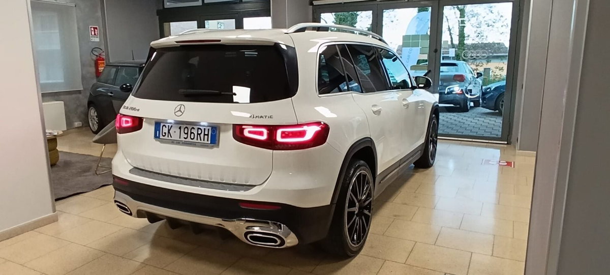 Mercedes-Benz GLB 200 d Automatic 4Matic Premium (9)