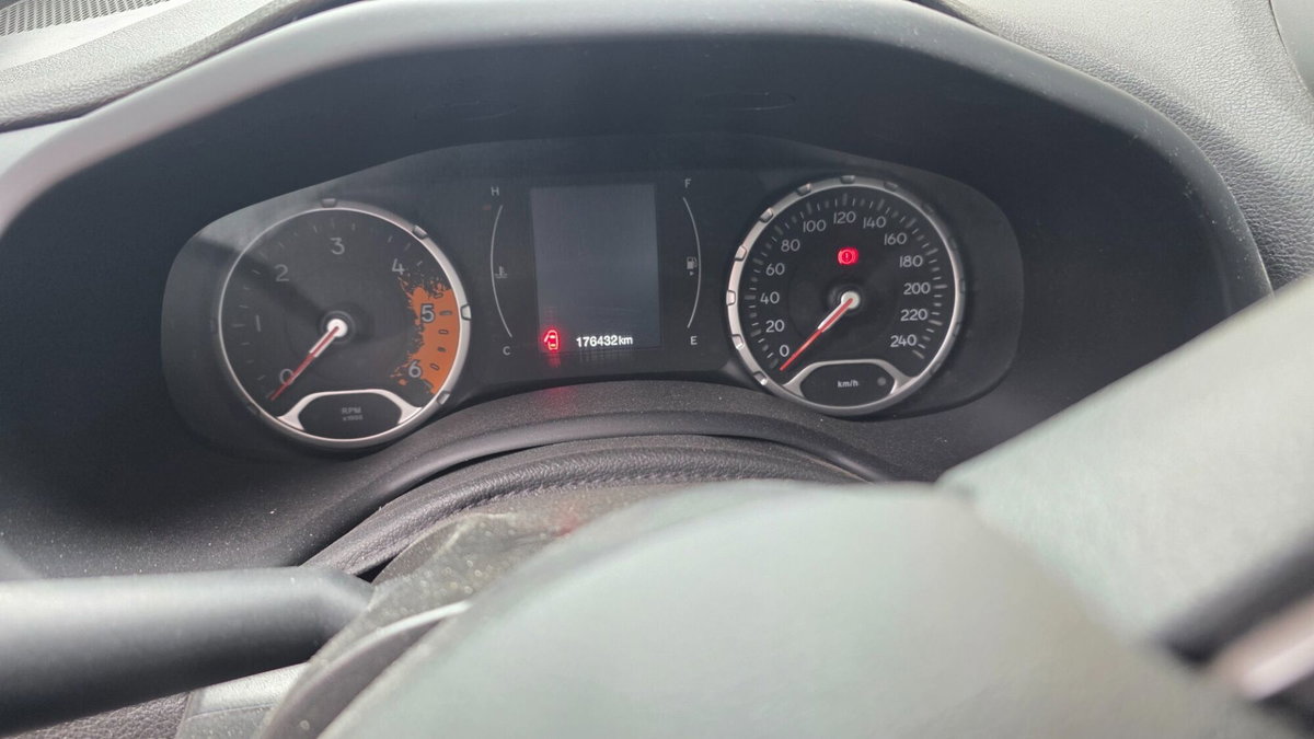 Jeep Renegade 2.0 Mjt 140CV 4WD Active Drive Longitude (10)