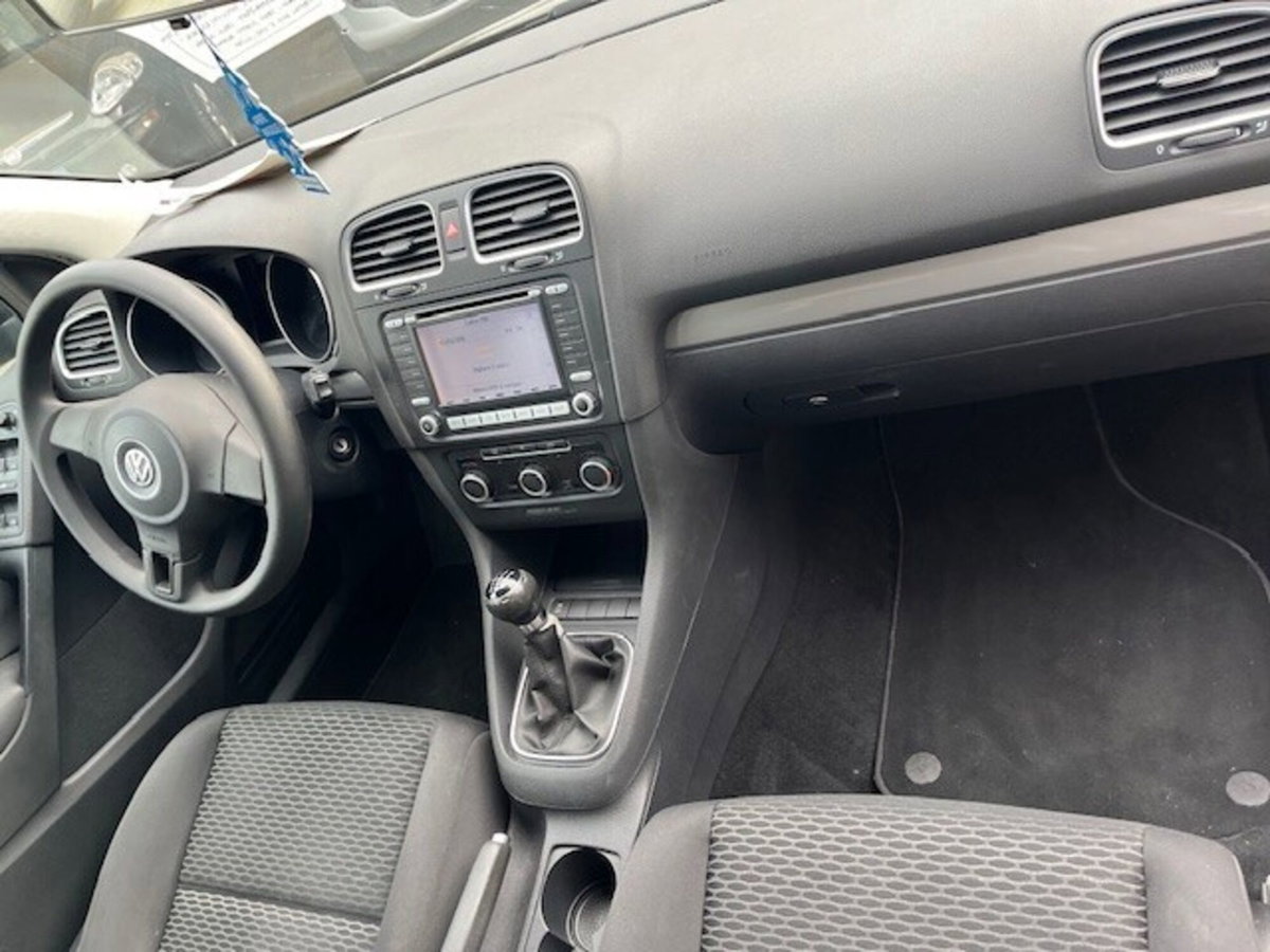 Volkswagen Golf 1.6 TDI DPF 5p. Highline (2)