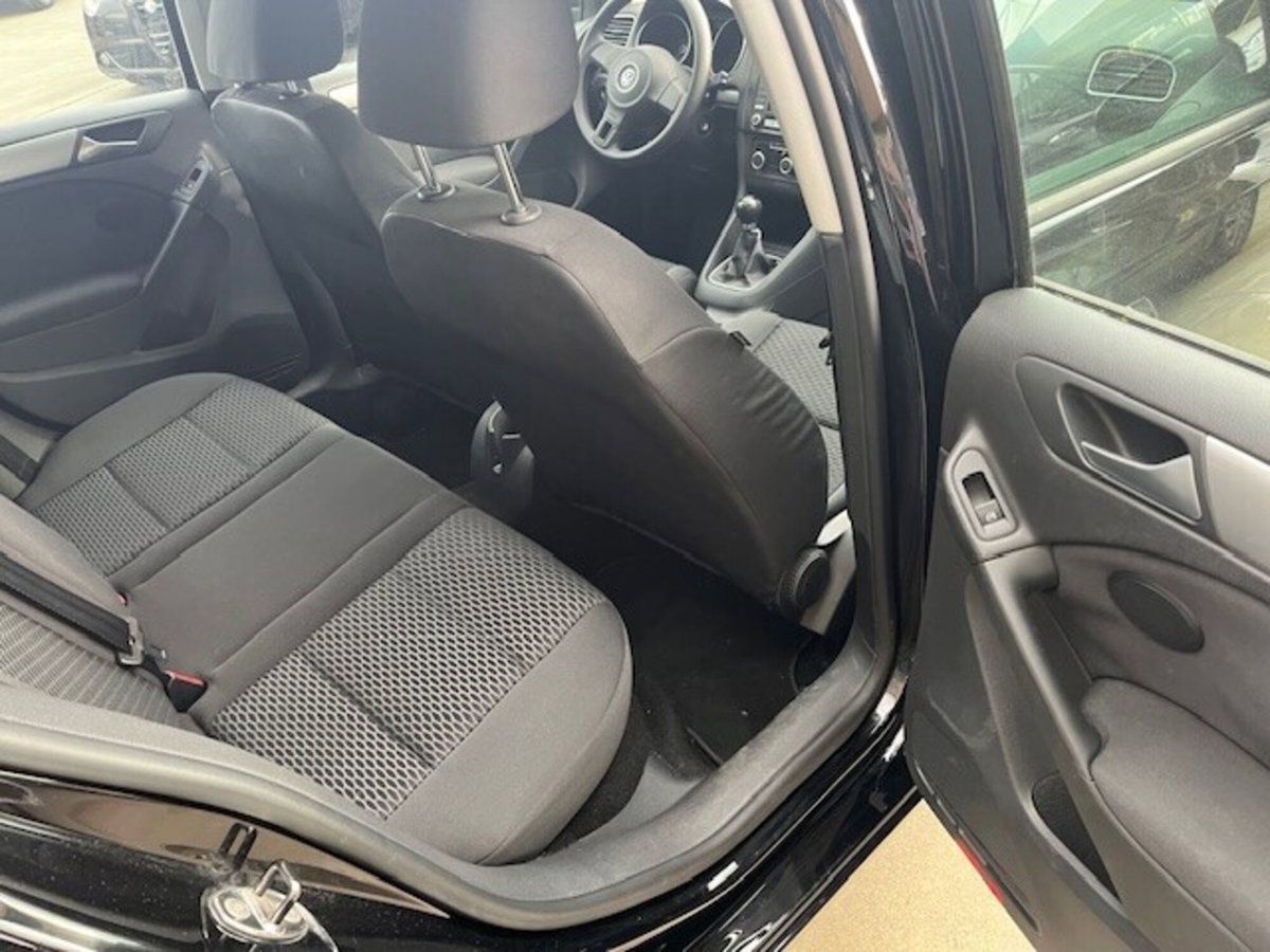 Volkswagen Golf 1.6 TDI DPF 5p. Highline (5)