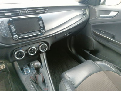 Alfa Romeo Giulietta 2.0 JTDm Super 175cv tct (10)