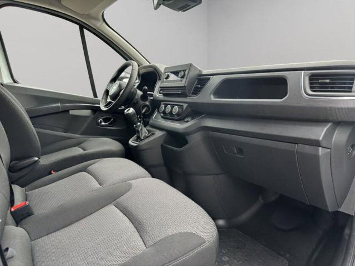 Nissan Primastar 2.0 dCi 150CV Aut PC-TN Bus (16)