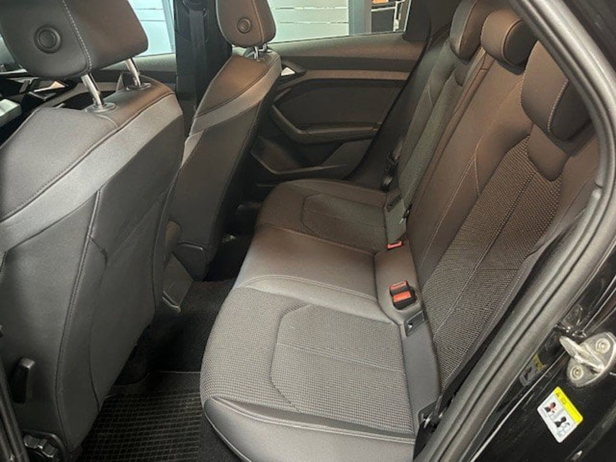 Audi A1 Sportback 40 TFSI S tronic S line edition (9)