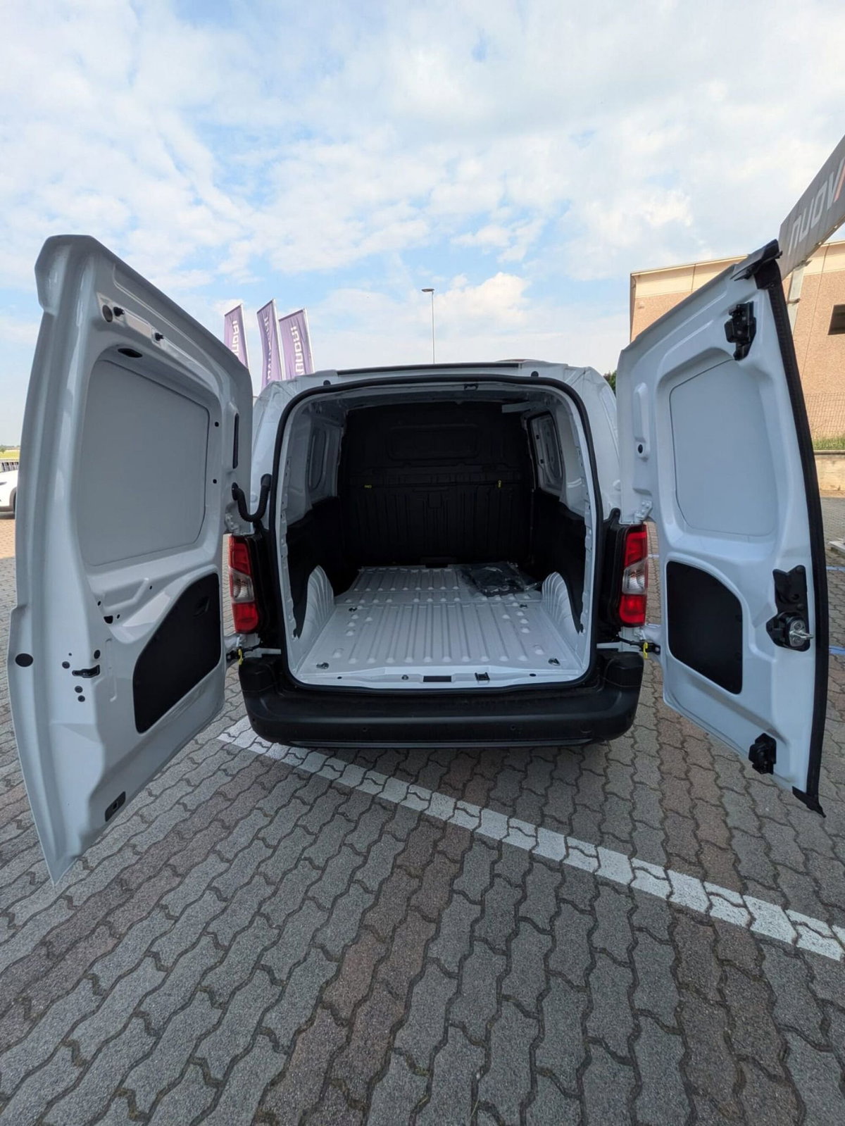 Peugeot Partner Furgone XL 1.5 diesel 130cv S&S (13)
