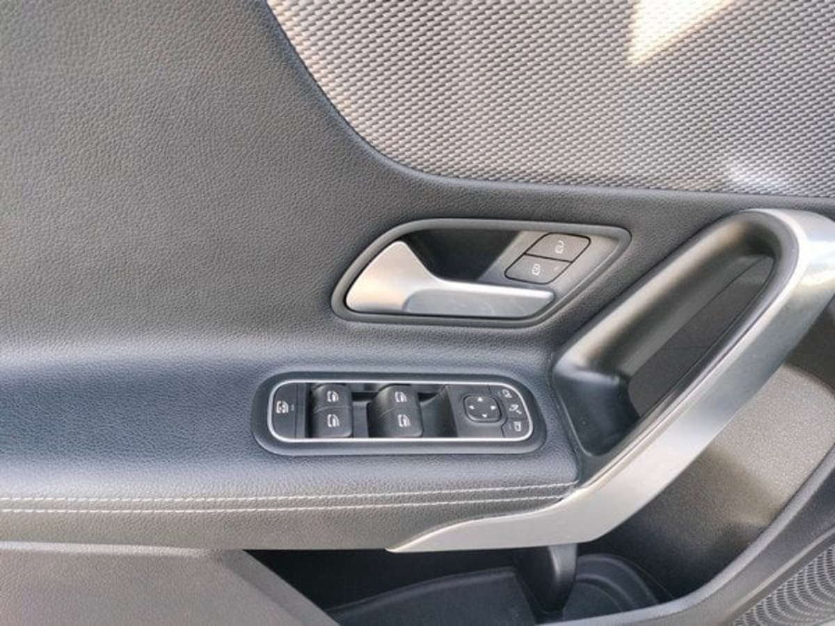 Mercedes-Benz Classe A 160 Executive (10)
