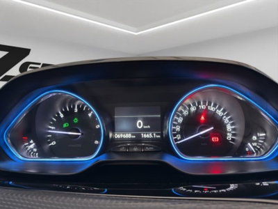 Peugeot 2008 BlueHDi 100 S&S Allure (10)