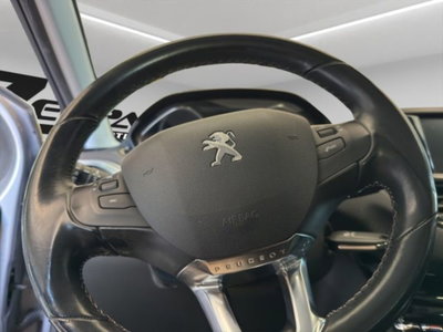 Peugeot 2008 BlueHDi 100 S&S Allure (9)