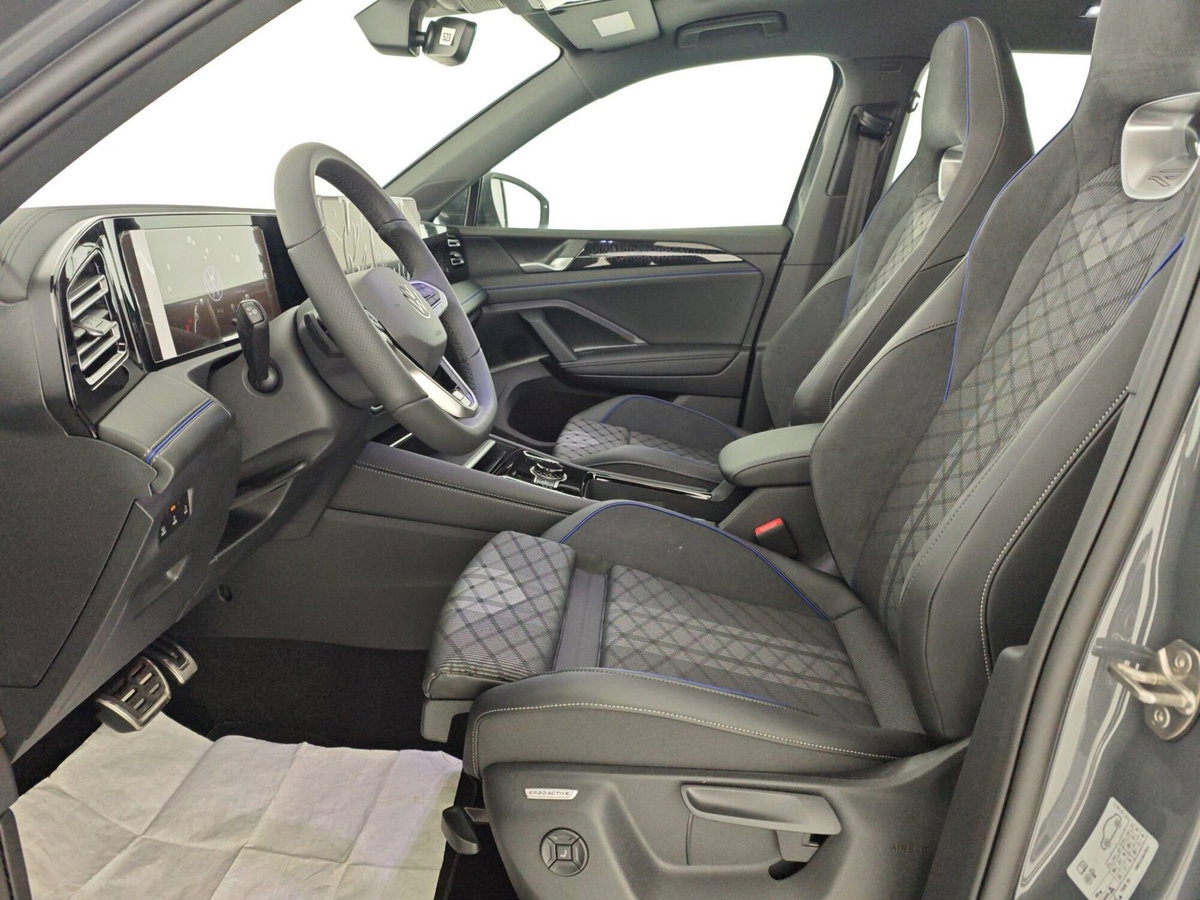 Volkswagen Tiguan 2.0 tdi R-Line 4motion 193cv dsg (9)